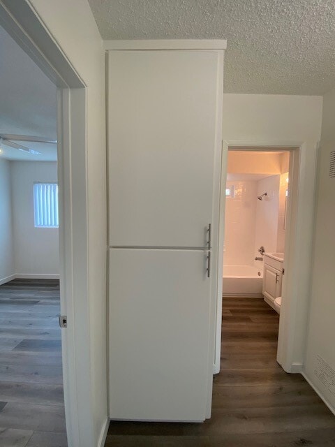 Building Photo - 417 Oaklawn Ave