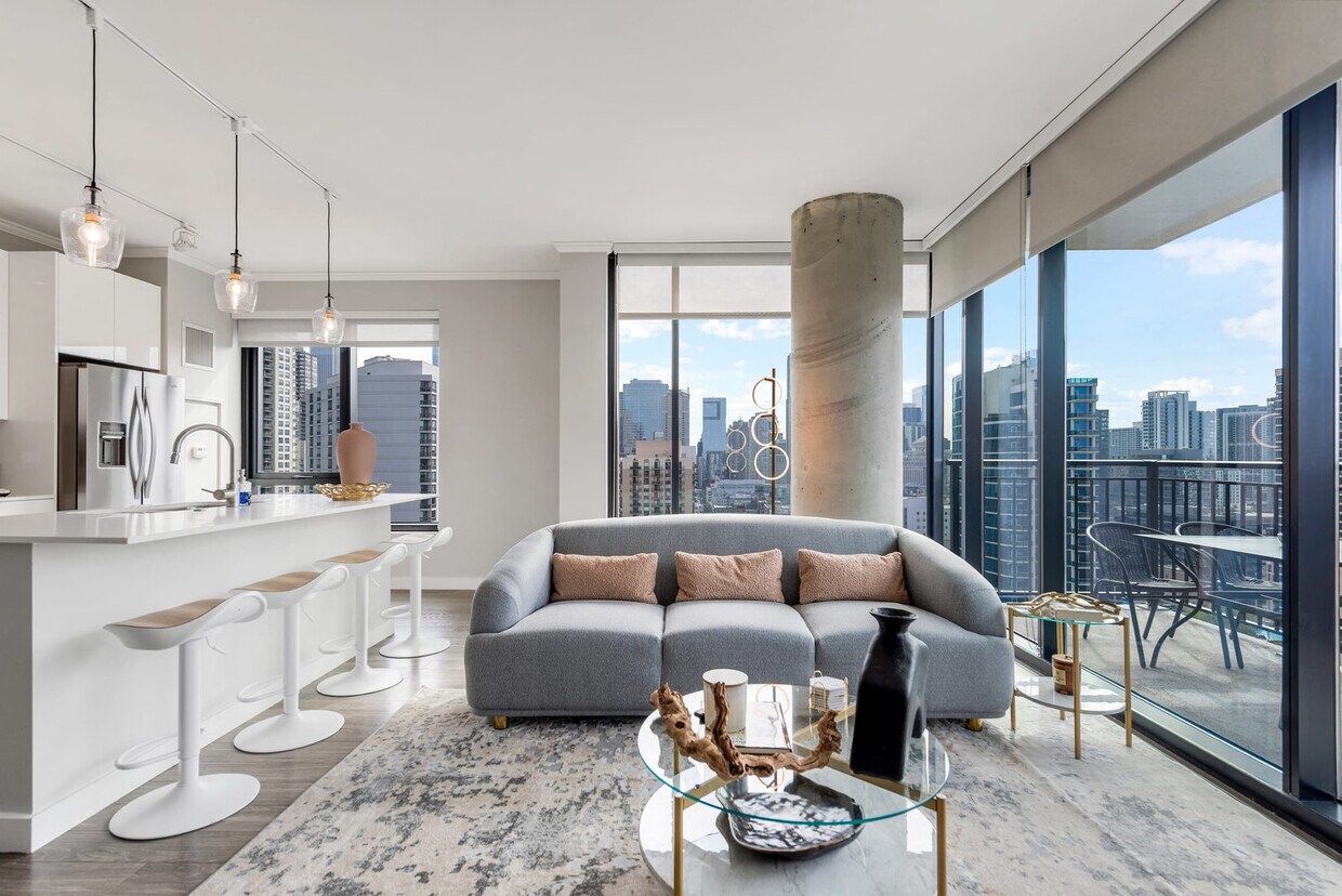Foto principal - 829 N Clark St