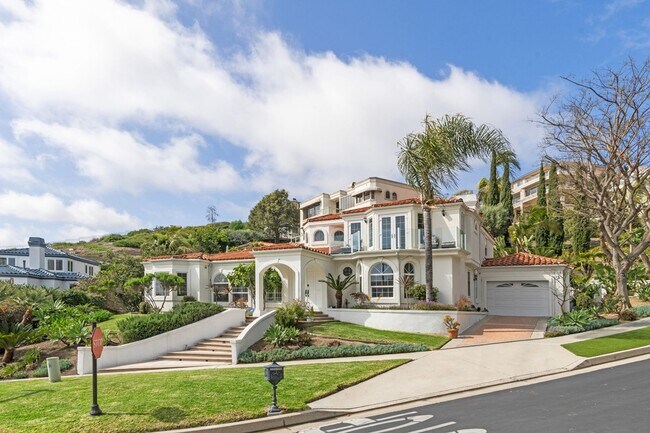 Building Photo - Stunning San Clemente Gem!