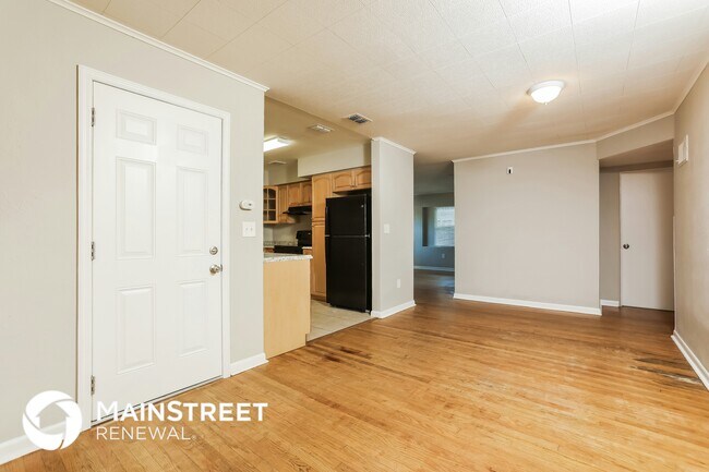 Building Photo - 6908 Ambassador Dr