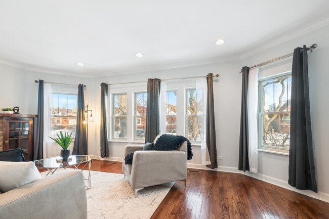 Foto del edificio - 8040 S Harvard Ave