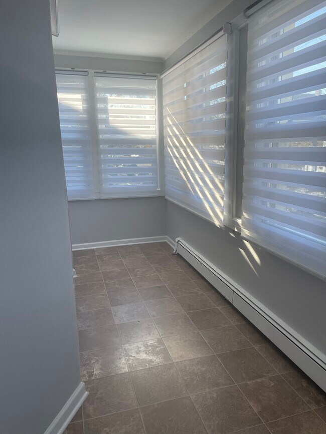 Foto del edificio - 237 Pelton Ave