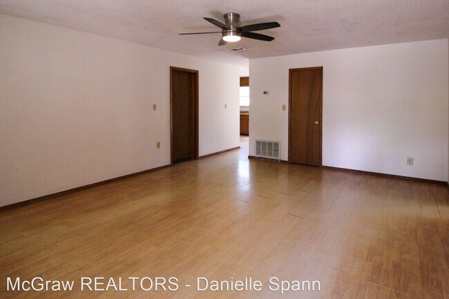 Foto del edificio - 3 br, 1.5 bath House - 14461 S. Oklahoma B...