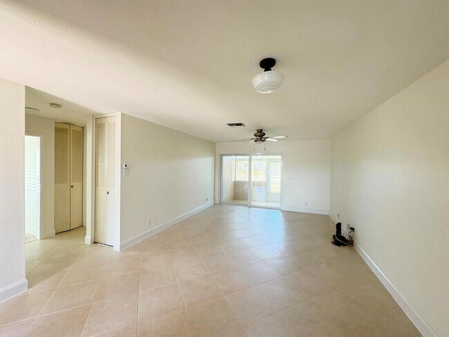 Foto del edificio - 2765 Ashley Dr W
