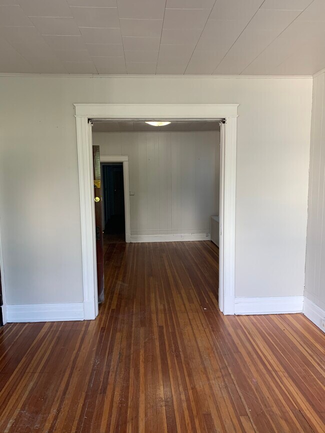 Foto del edificio - 448 Yates St