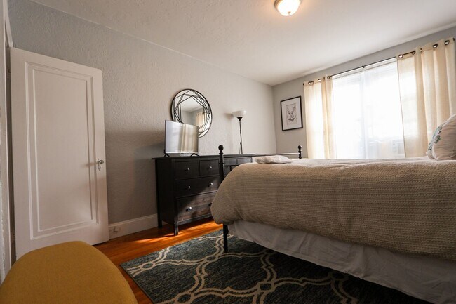 Foto del edificio - 1-bed MBTA GL-B & C * Fully Furnished ~ Al...