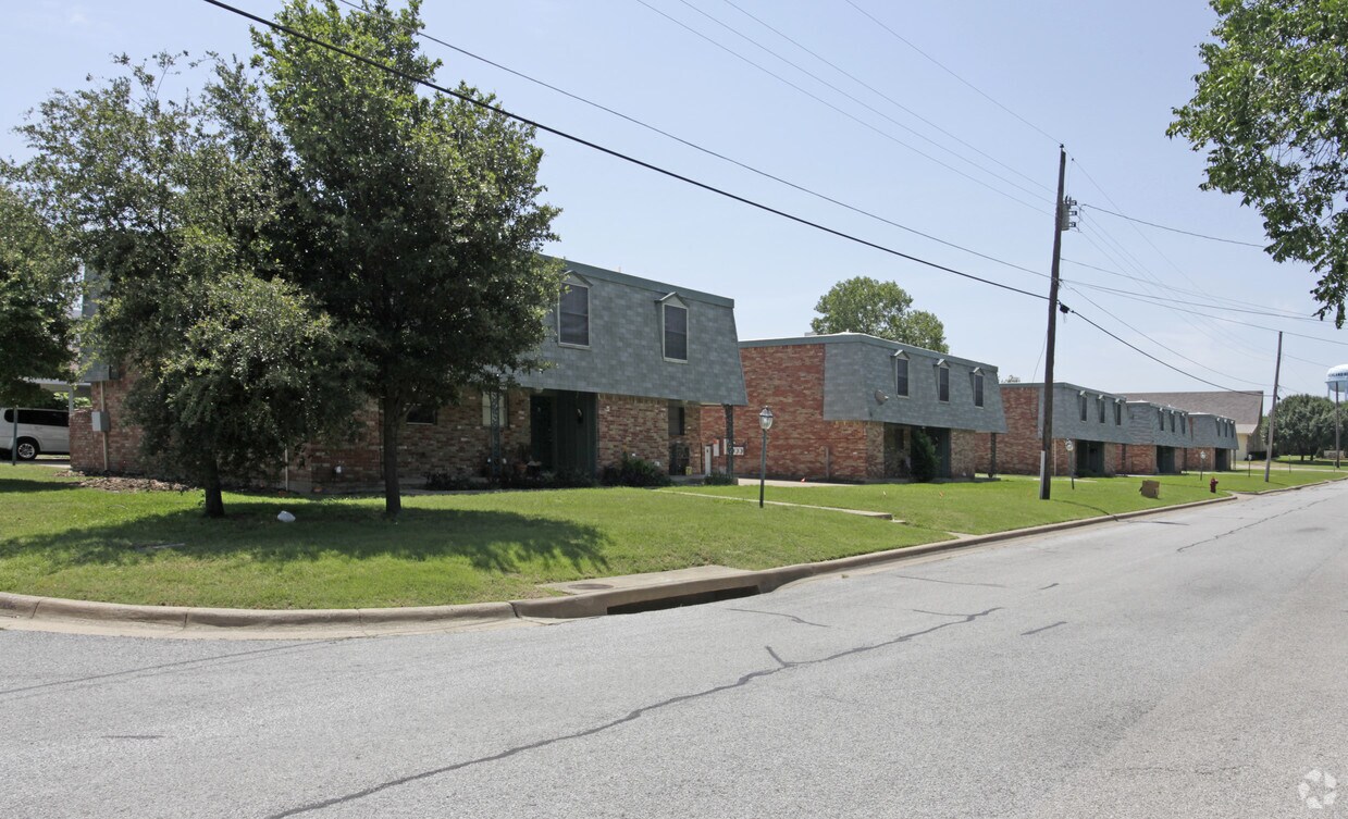 Foto del edificio - 3920-4008 Scruggs Dr