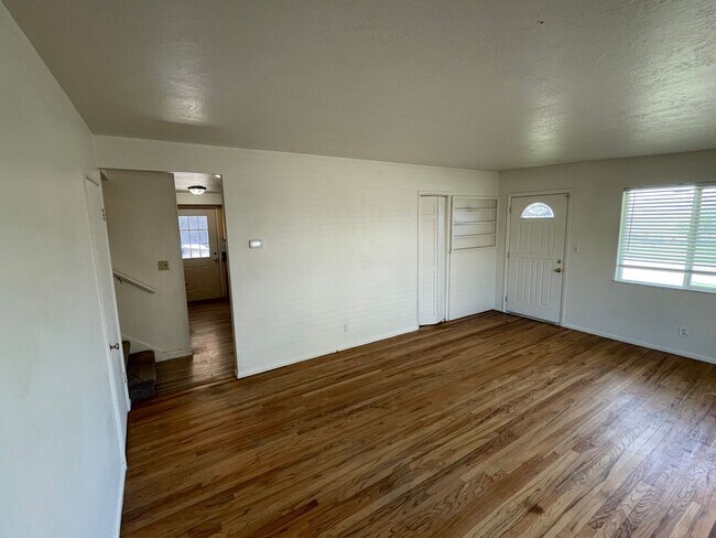 Foto del edificio - Beautiful 4-Bedroom Home in Desirable Holladay Neighborhood