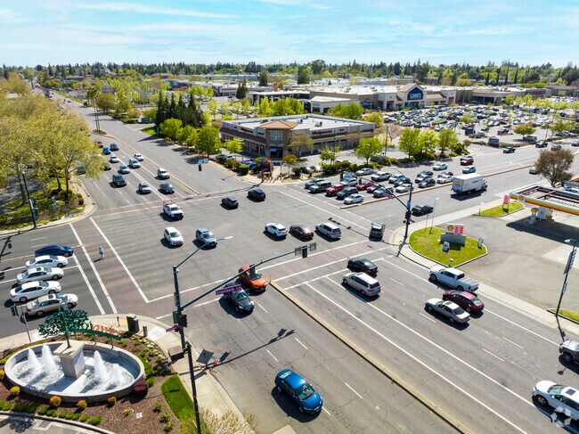 The Golden Oaks Neighborhood has Many Great Shopping Centers To Choose From