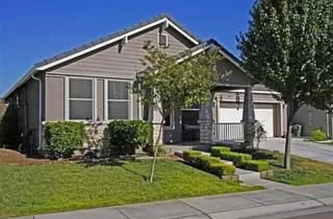 Building Photo - 204 Marina Ln