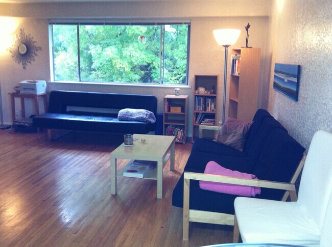 Photo du bâtiment - 3066 Clark Dr