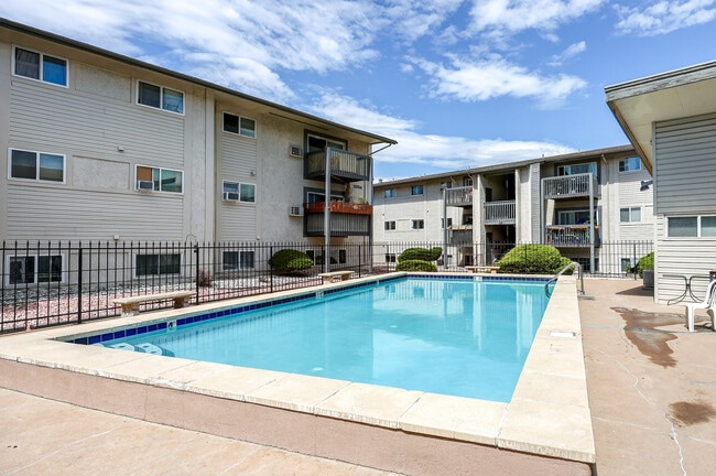 Building Photo - 5034 El Camino Dr