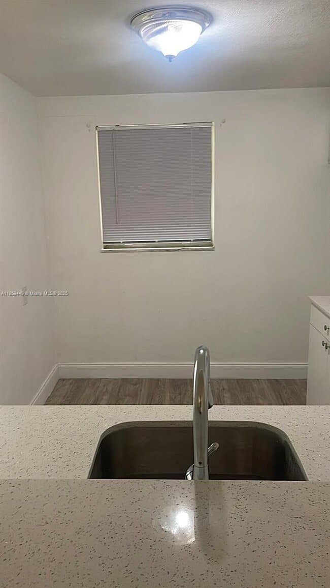 Foto del edificio - 18101 NW 68th Ave