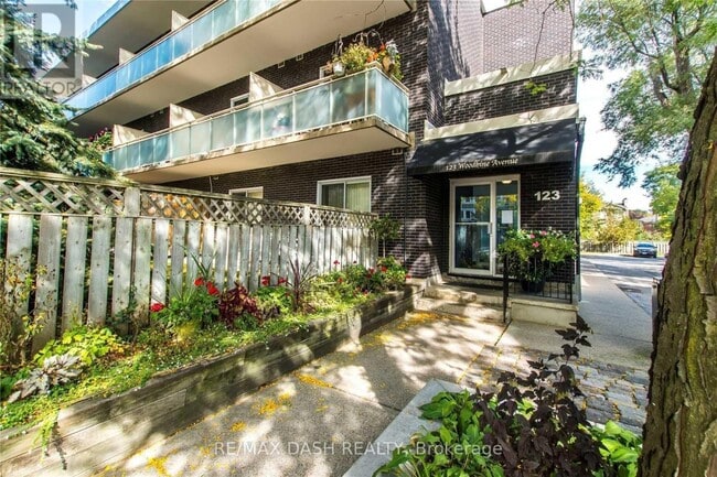 Building Photo - 123 Woodbine Ave