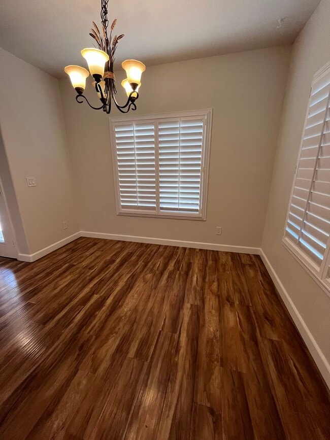 Building Photo - NICE HOME IN ORANGEVALE!!