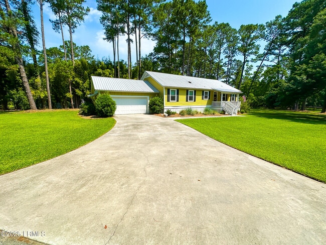 Building Photo - 29 Downing Dr