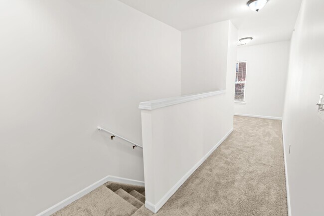 Foto del edificio - MOVE IN READY 2 BED 2 BATH!
