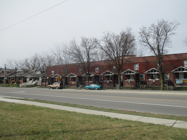 Building Photo - 500-518 W Elm St