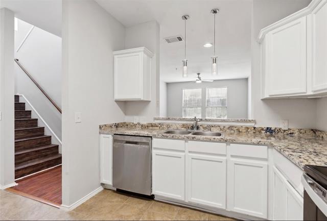 Foto del edificio - 2316 Stoneleigh Pl