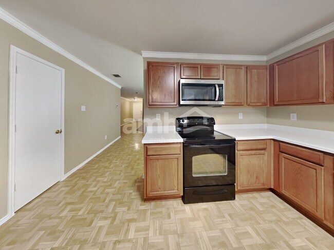 Building Photo - 9029 Quarter Horse Ln