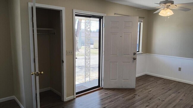 Foto del edificio - 2706 5th Ave