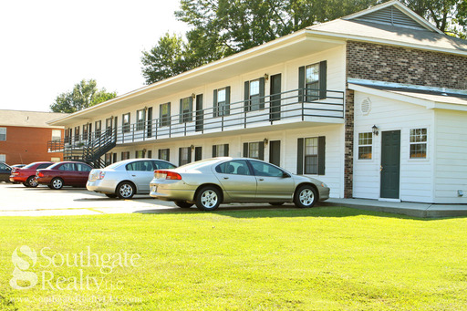 Building Photo - 2006 Oak Grove Rd
