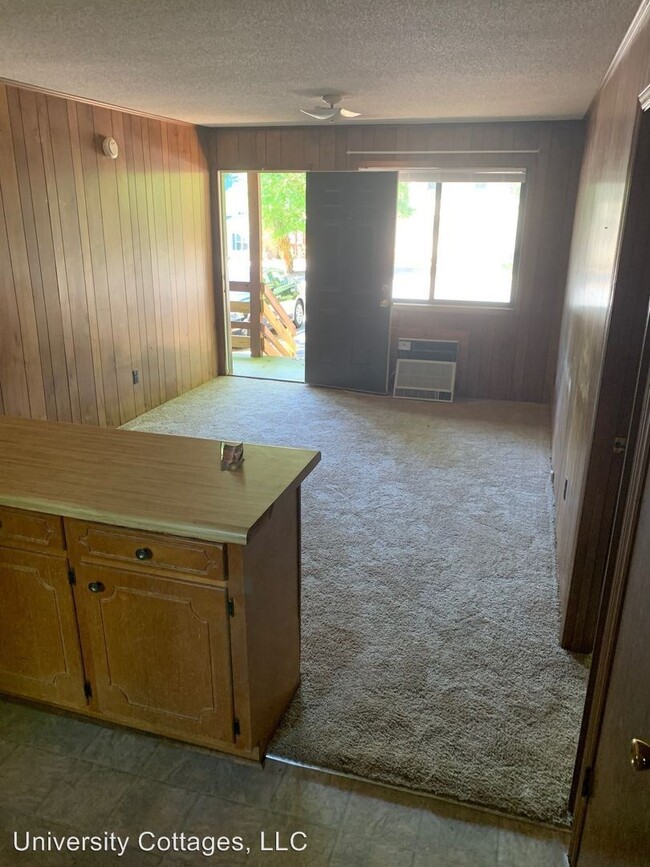 Building Photo - 814 Creekside Dr