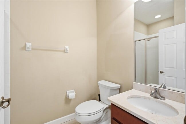 Foto del edificio - 290 Westlawn Dr