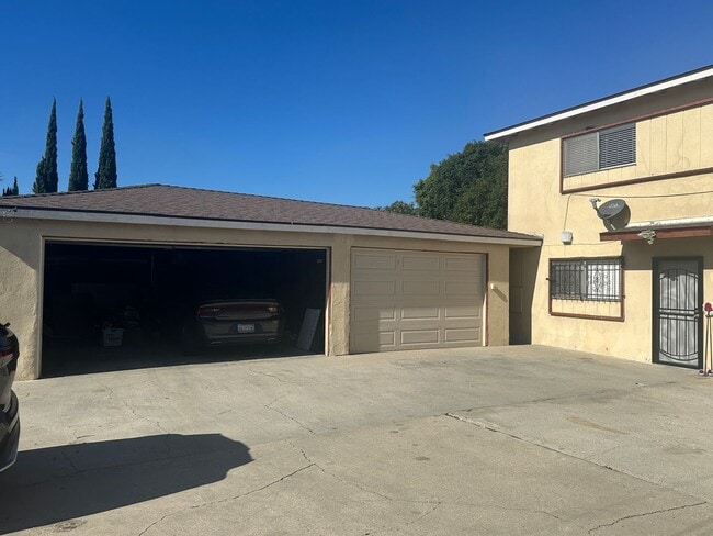 Photo - 3635 W 110th St Apartment