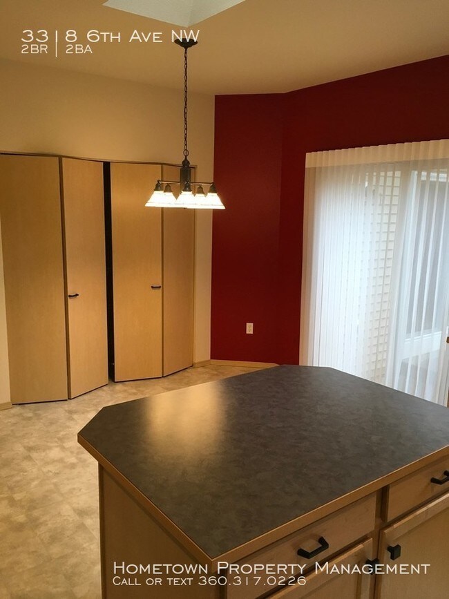 Foto del edificio - 3318 6th Ave NW