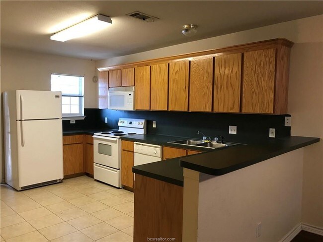 Foto del edificio - 916 Willow Pond St