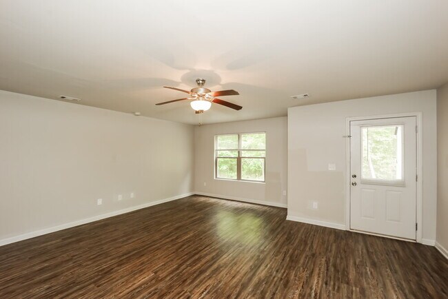 Foto del edificio - 6372 Avery St SW