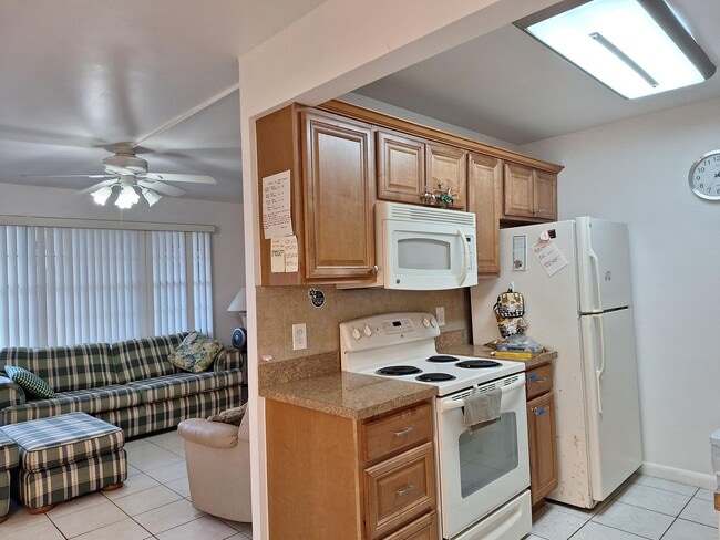 Building Photo - 1010 Wolverton E