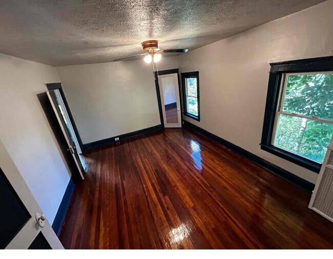 Building Photo - 4225 Mapledale Ave
