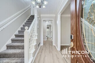 Building Photo - 3321 Manchester Dr SW