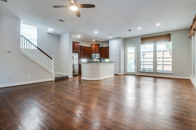 Foto del edificio - 909 City Side Ln