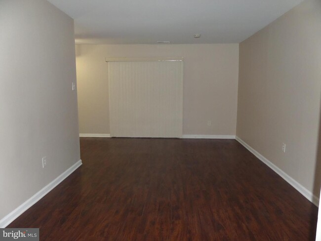 Building Photo - 3305 Johns Ct