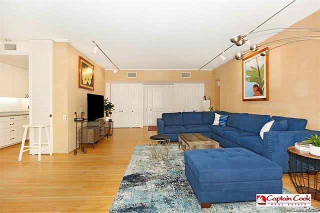 Building Photo - 4999 Kahala Ave