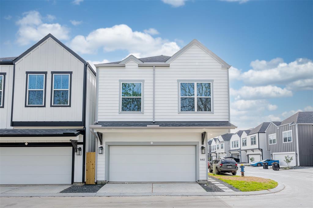 Foto principal - 8402 Berry Grn Ln