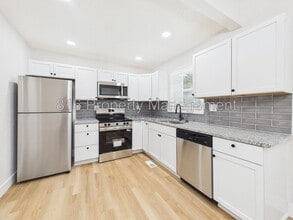 Building Photo - 9524 Manning Ave