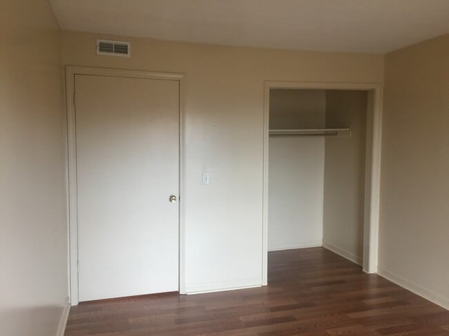 Building Photo - Robinwood Apartments