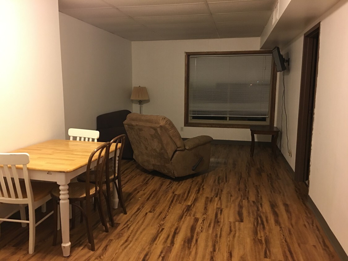 Foto principal - 620 2nd St SW