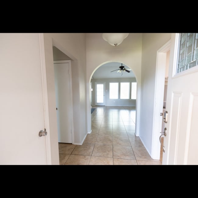 Photo - 1203 Trenton Ln House