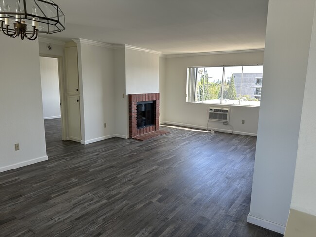 Building Photo - 4230 S Centinela Ave