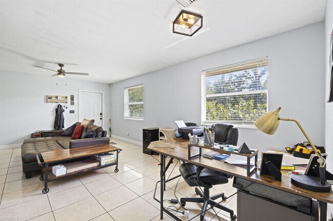 Building Photo - 3 br, 2 bath House - 1651 Suwanee Dr