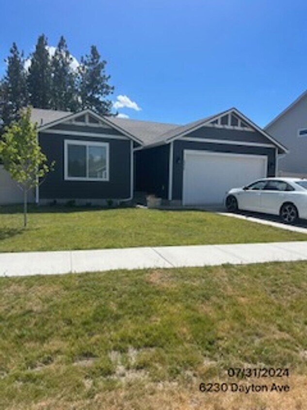 Primary Photo - Modern New Home in Rathdrum Near Highway 53