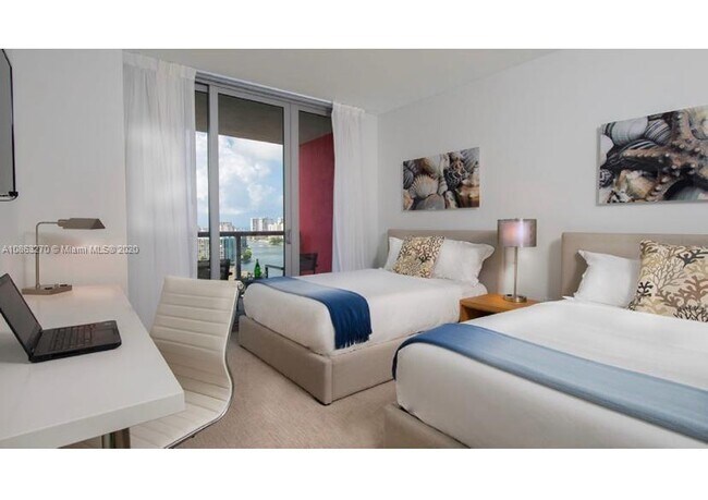 Building Photo - 2602 E Hallandale Beach Blvd