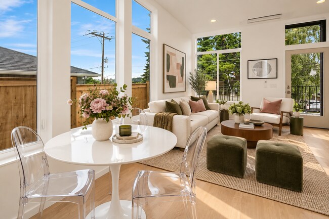 Foto del edificio - 3831 23rd Ave W