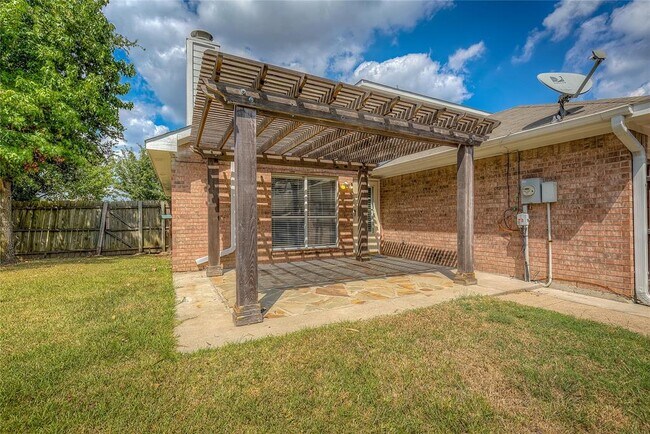 Building Photo - 1100 Waterview Dr