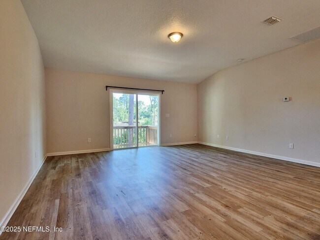 Foto del edificio - 839 Pine Moss Rd